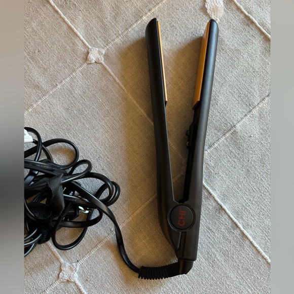 CHI Ceramic Hairstyling Iron - Picture 1 of 1